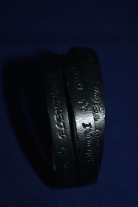 Lederarmband schwarz mit individuellem Text