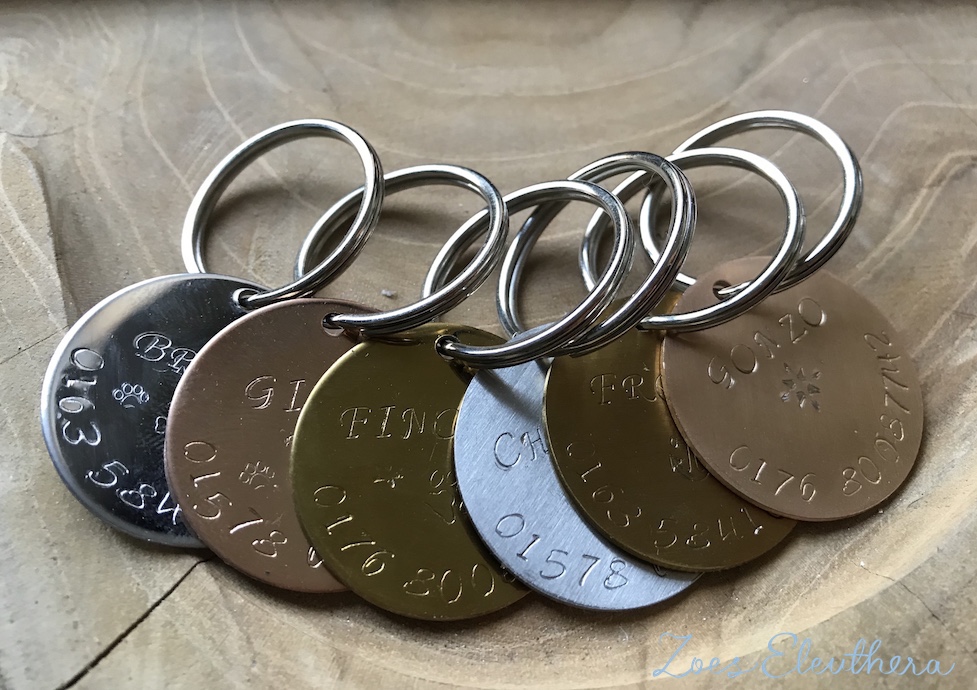 Individual dog tag with desired motif Text pattern